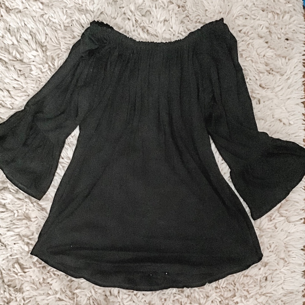 ✰ Off-the-shoulder bell sleeve tunic